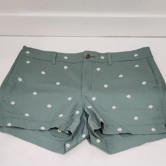 NWT Old Navy Daisy Green Chino Shorts